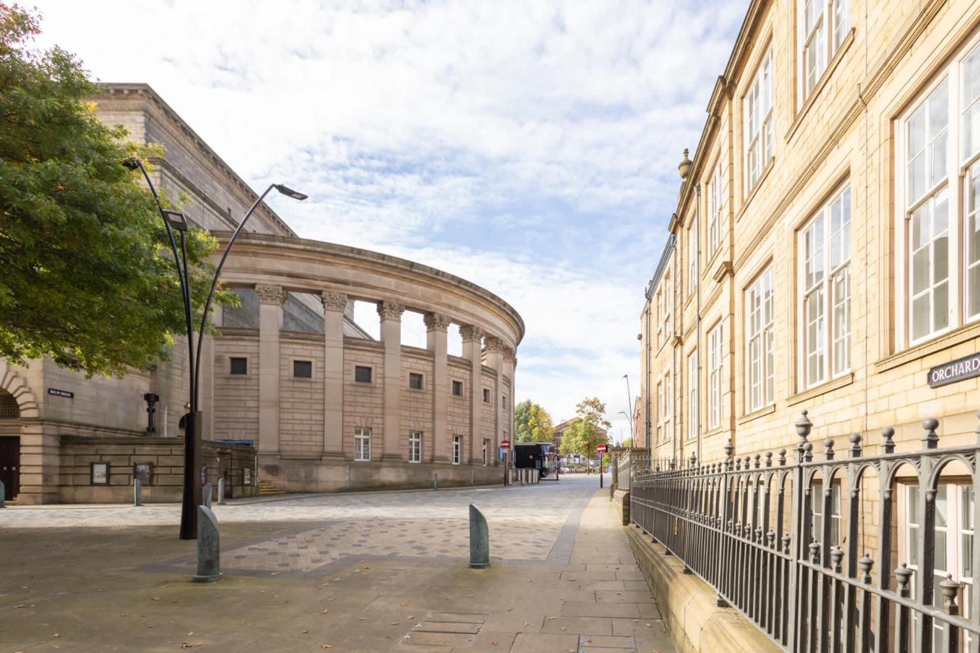 Host & Stay - City Hall View Sheffield Bagian luar foto